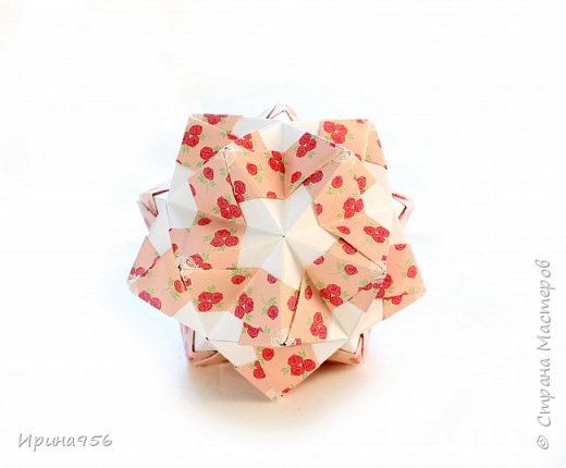 Из книги "Floral globe"
30 модулей 10,6 х 5,3 см + 30 вставок 5,3 х 5,3 см.
Размер около 11 см. (фото 12)