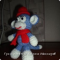 Схему взяла на сайте : http://handcraft-studio.com/вязаная-обезьяна-амигуруми-схема/. Этот сайт мне очень понравился, интересные схемы и игрушки))) (фото 6)