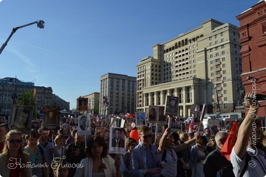 "Река человеческих судеб" текла и текла, и не было ей видно края... Маленький "ручеёк", который робко просочился в Тюмени в 2007 году, постепенно набрал силу для того, чтобы превратиться в неудержимый поток нашей памяти, нашей гордости за страну, за её героическую историю. (фото 27)