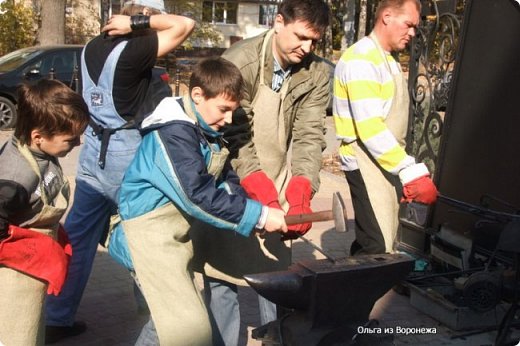 Отец с сыном подростком На пару ковали . Разве паренёк когда-нибудь забудет эти минуты? Никогда не забудет. (фото 8)