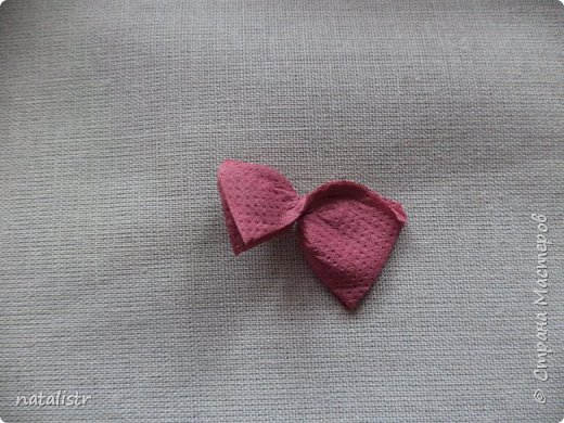 делаем бантики сколько надо, по прическе, у меня один на макушке (фото 10)