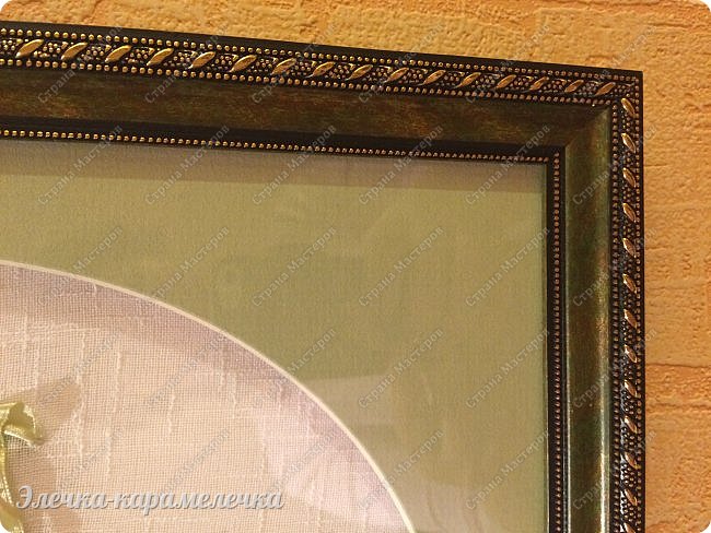  рамочка поближе. Кстати, здесь видна ткань, это тюль, на которой я вышивала.букет  (фото 3)