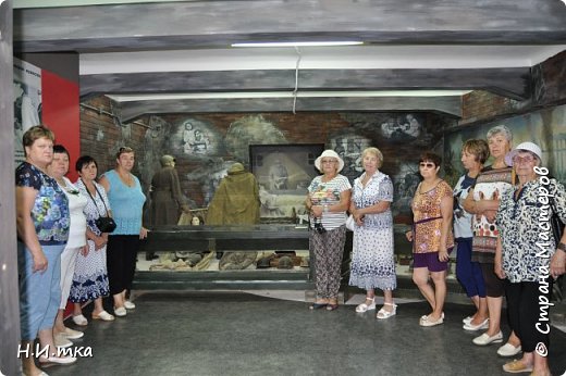 Музей «Память», расположенный в подвале центрального универмага – место пленения штаба шестой полевой армии Вермахта и лично фельдмаршала Фридриха Паулюса. Мы узнали о быте фашистов в те годы, увидели много интересных исторических документов и фотографий. (фото 25)