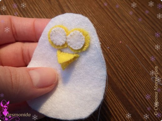 Далее, белой ниткой начинаем сшивать части туловища: (фото 13)