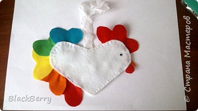 И делаем глазик))
Я нарисовала каппилярной черной ручкой
(фото 6)