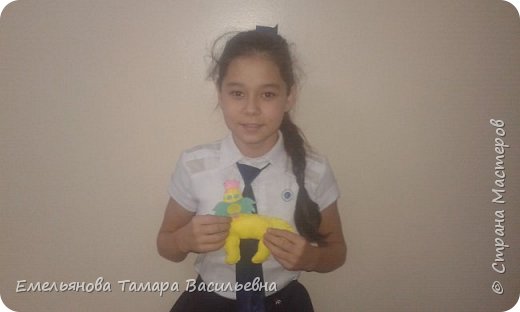 Сулейманова Сабрина, ученица 5 "А" класса 12 лет сшила желтенькую собачку. (фото 5)