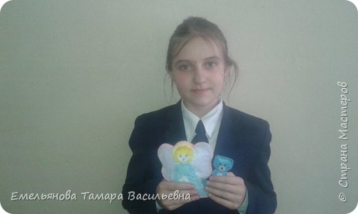 Еремина Ольга,  ученица 5 "Б" класса, 11 лет сшила ангелочка и голубого межвежонка (фото 9)