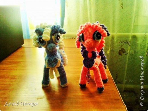 Лошадки Пони выполнены с сайта http://knittedtoys.ru/horse_filly.html. (фото 2)