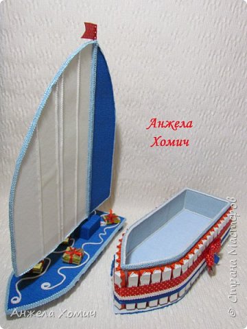 Парусник для племянника. Подсмотрен у Марины Анисимовой https://podjem-tal.ru/node/1069316?c=favorite Мои родственники иногда возмущаются количеством даримых конфет. Так что этот парусник вместил в себя свитер и брючки для малыша. Шоколад по боку парусника. (фото 4)