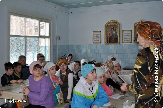 В Воскресной школе нашего посёлка от Совета ветеранов проводили мероприятие об экологии. Поговорить об этом и ещё о многом важном пришли пенсионеры, ветераны труда и просто неравнодушные родители. (фото 5)