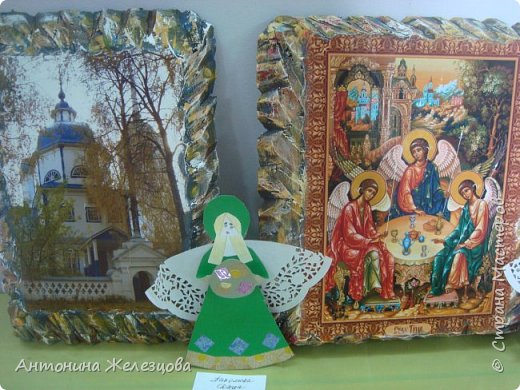 В ход пошли и фото, и настенные календари. Здесь фото нашего Казанского храма. (фото 8)