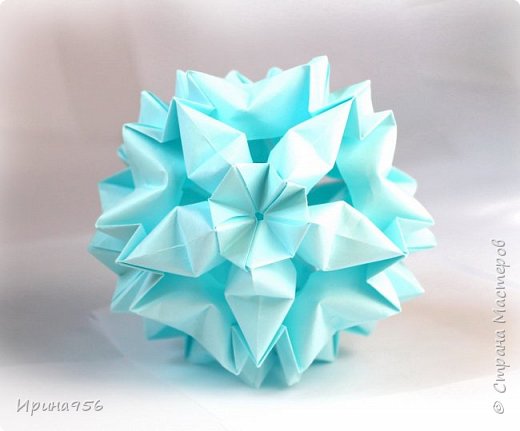 Merengue
30 модулей 9 х 9 см.
Размер около 13 см.
Схема сборки здесь: http://www.kusudama.me/#/Merengue (фото 9)