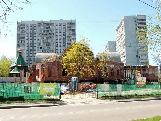 Церковь Троицы Живоначальной в Чертанове (новая) (фото 2)