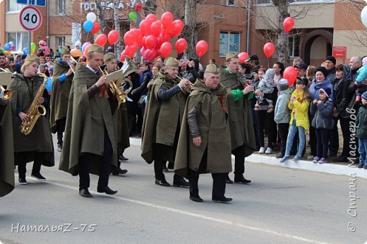 А это парад 9 мая 2017 года прошедший в г.Советский Тюменской области. (фото 7)