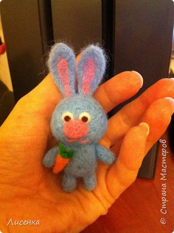 Заинька с морковкой