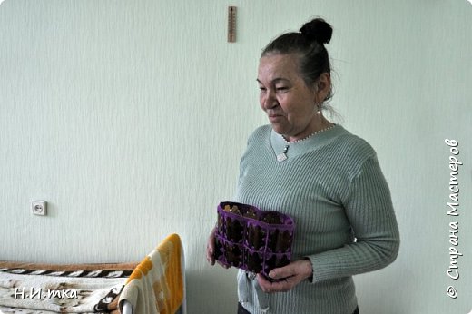 Подружились с рукодельницей Валентиной из г. Урая. В руках у неё моя косметичка ещё без замка. (фото 16)