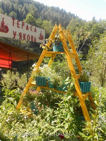 И еще полюбовалась красотой... Вот такая т. н. этажерочка с вазонами... (фото 16)