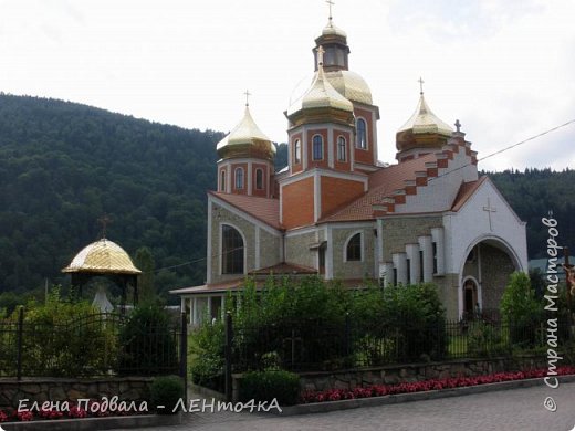 Нас встречает центральный греко-католический собор Яремче... (фото 2)