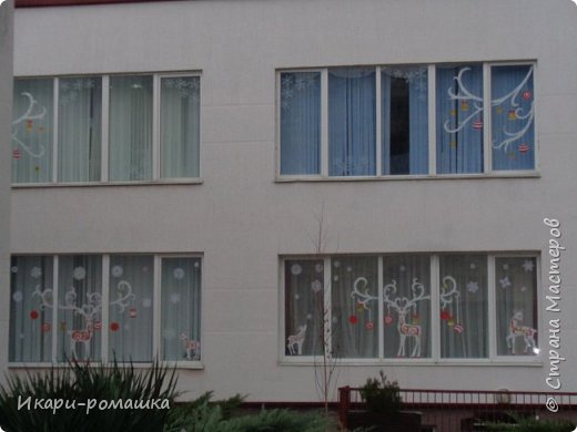 Оформление окон к Новому году (фото 2)