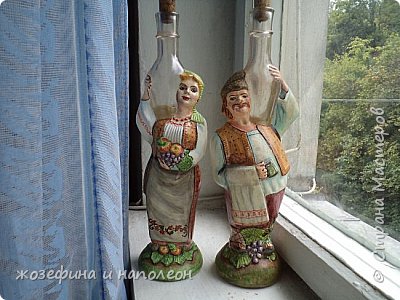 Доброй ночи,уважаемые мастера и мастерицы. Выставляю на ваш суд вот эти бутылочки. (фото 1)