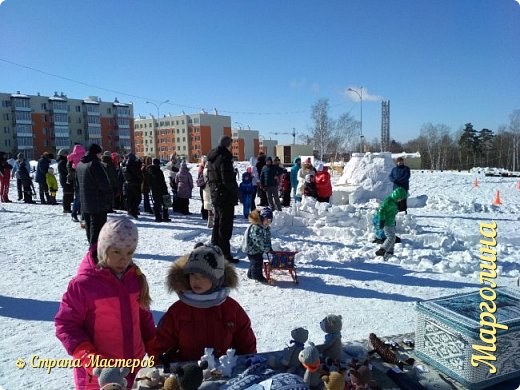 Праздник такой проводился впервые.Детишкам очень понравился!!!Играли,веселились и строили иглу(эскимосское жилище). (фото 12)