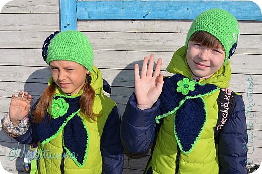 Всем доброго дня! Вот и к нам (на север) тихонечко приходит весна.  Начинаем просыпаться после длительной зимней спячки.
Связали с девчонками вот такие шапулечки и шарфики к весне.. (фото 1)