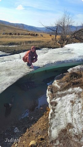 Лед на речке весной. (фото 5)