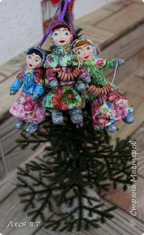 Все вместе! Девочки надеюсь Вам понравятся куколки! Делала для Насти, Маши, Жени! Извините, что так долго не отправляю вам карточки, хотелось сделать вам подарочки!  (фото 13)