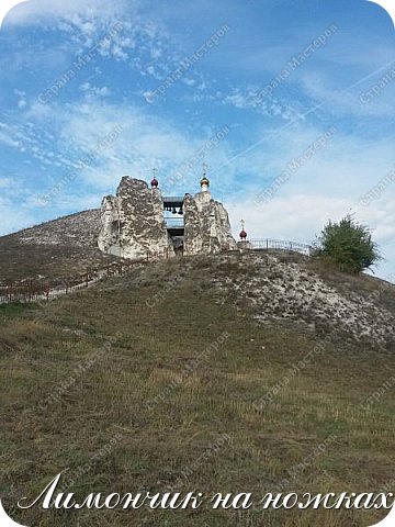 Мощный поток сознания, напоминающий бурную горную реку, не отличающуюся чистотой своей воды, в которой множество мелких и крупных веточек, песка и камушков, постепенно успокаивается... (фото 39)