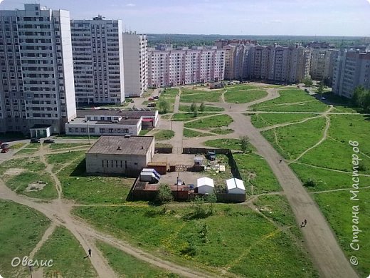 А летом в ясную погоду, если в окно бросить взор
Можно изучать тропинок причудливый узор.
 (фото 10)