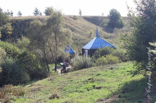 Вот такая купель и место, где можно набрать воды из родничка. (фото 20)