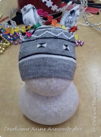 Снеговик из носка (фото 9)