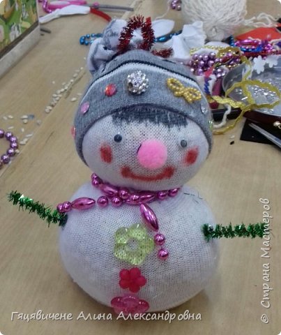 Снеговик из носка (фото 15)