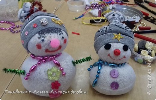 Снеговик из носка (фото 17)