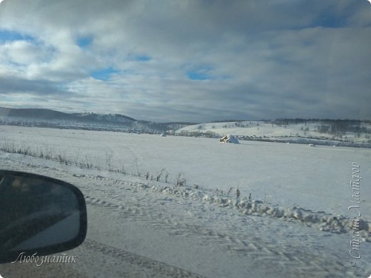 Знаете, всегда так тяжело уезжать из родительского дома. Каждый раз слёзы наворачиваются на глазах. Муж смотрит на меня и улыбается, говорит что ещё обязательно приедем 

Вот почему так? Я ведь уже такая взрослая, у меня есть своя семья.
И каждый раз, когда я приезжаю к своим родителям, я ощущаю себя маленькой. 
Мама наливает чай, папа расспрашивает о жизни... Дома так хорошо! (фото 24)