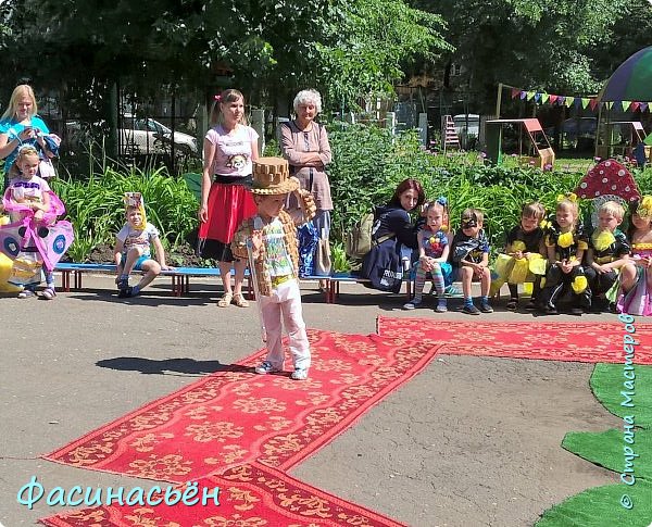 Конкурс в детском саду на лучший костюм из бросового материала Чистая планета" (фото 9)