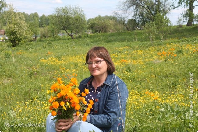 нарвали цветов , сплести венок. Я знаю,что огоньки занесены в красную книгу, но мы корни не вредили, а они уже отцветают и осыпаться начинают. (фото 10)