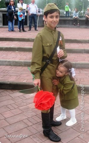 А потом ещеи в День Победы радовали и удивляли всех цветочками... (фото 17)