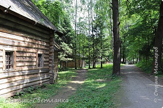 Вид на дорожку вдоль строений, которые уже успела показать.  (фото 32)