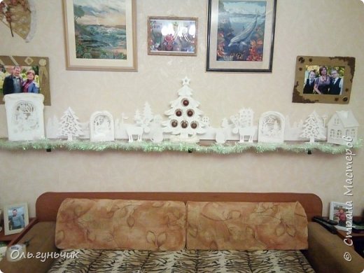 Теперь мишура не перетягивает на себя внимание от полочки... (фото 33)