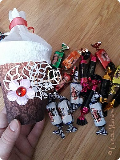 А в нем много сладкого - конфеты! Вкусные очень? Разошлись практически мгновенно)))) (фото 14)