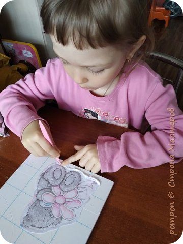 дочка четырехлетка делала с перерывами, но постоянно твердила , как хочет побыстрее закончить мишку Тедди, чтоб он украшал ее комнатку. (фото 5)
