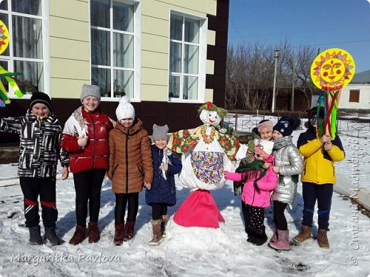 Эта кукла полностью набита соломой и сделана на скорую руку! (фото 3)