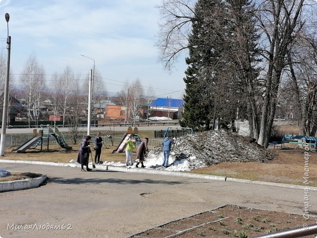 воюем со снегом на территории ДК (фото 110)