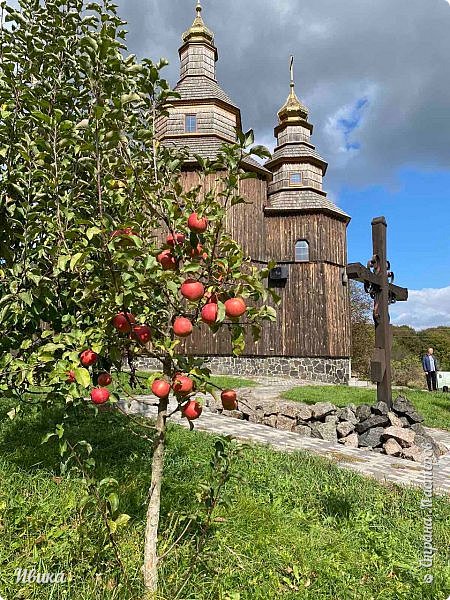 Побывать в самом Храме не пришлось. 
Надеемся, что получиться послушать службу. (фото 11)