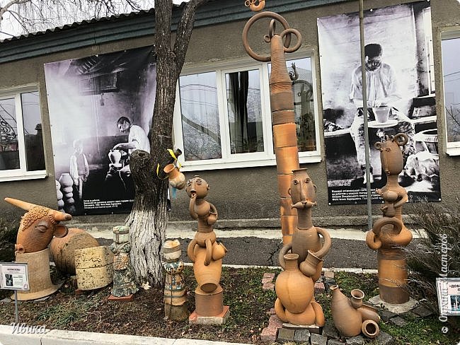 В левом углу табличка "Колискова" ("Колыбельная") .
Странная такая колыбельная... Но это же родина Гоголя! (фото 6)