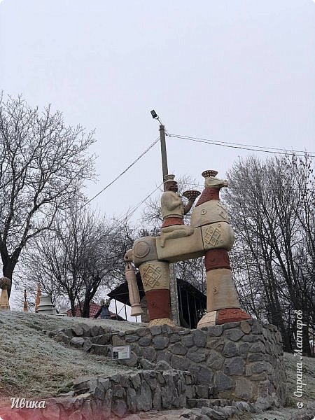 "Володар". 
Если в переводе, то должно бы звучать 
как "Властелин". Но меня берут сомнения в правильности
понимания этого экспоната. (фото 18)