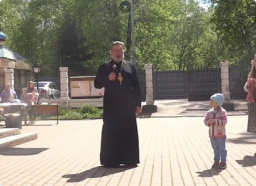 Настоятель Храма поздравил всех с Великим праздником Светлой Пасхи. (фото 19)