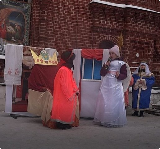 Проснулась царица, а ангел наяву пред ней стоит и спрашивает
-"Ты кто такая, что требуешь от людей труды непосильные и подвиги в твою честь совершать?"
-"Я царевна и меня все любят только за то, что я дочь царя, я красива и молода" (фото 17)