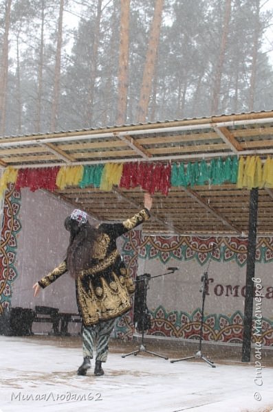 А как ей все аплодидовали и поддерживали! Под сценой парни в поддержу танцевали. И почему я не сфотала? (фото 27)